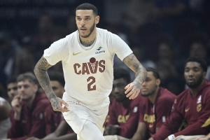 完美适配？费尔顿：大球是适合火箭的控卫 他不用得分还能防守