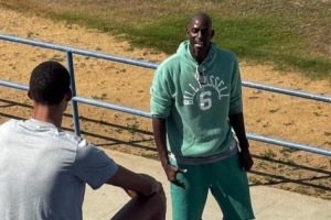 加内特透露文班特训目的：他不是为了来训练 而是进行思想交流