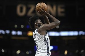 是否考虑过让艾萨克更早上场？莫斯利：考虑过多种轮换但未奏效