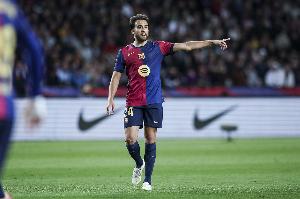 记者：埃里克-加西亚鼻梁骨折，巴萨中卫仅剩阿劳霍和库巴西