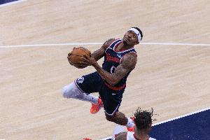 曾令旭：看了500万比尔的表现 300万的威少值得所有人的敬佩