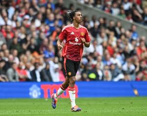 约罗：我母亲确实喜欢莱尼-克罗维茨，但她并没有因此给我取名