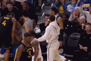 秋雅结婚你搁那儿……穆迪压哨轰进3+1！库里兴奋挥拳！