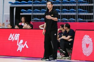 四川U22全运女篮主帅杨毅：下半场节奏明显改善 目标一直往上冲