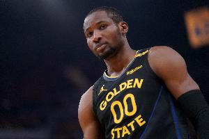 卧底？库明加20分钟9投仅1中拿到5分8板 三分5中0