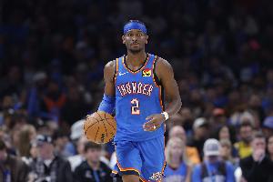 连续83场20+！亚历山大三节17中8&10罚9中轰26+6+4 第三节13分