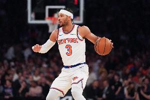 彻底花了！哈特罚球线命中翻身跳投 尼克斯领先30分