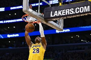 火力全开！八村塁第三节5中5独得13分 其中三分3中3