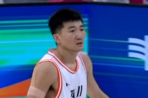 背好锅！孙铭徽20中6&三分8中1拿到15分4板5助