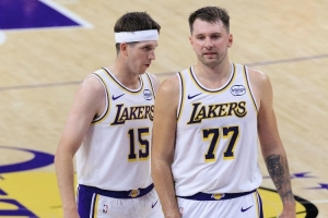 里夫斯说你此前的扣篮不算？东契奇：那就是个喷子 他1个扣篮都没