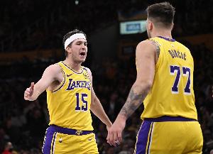 里夫斯中场投篮赢了你？东契奇：这不是真的 都是我赢的